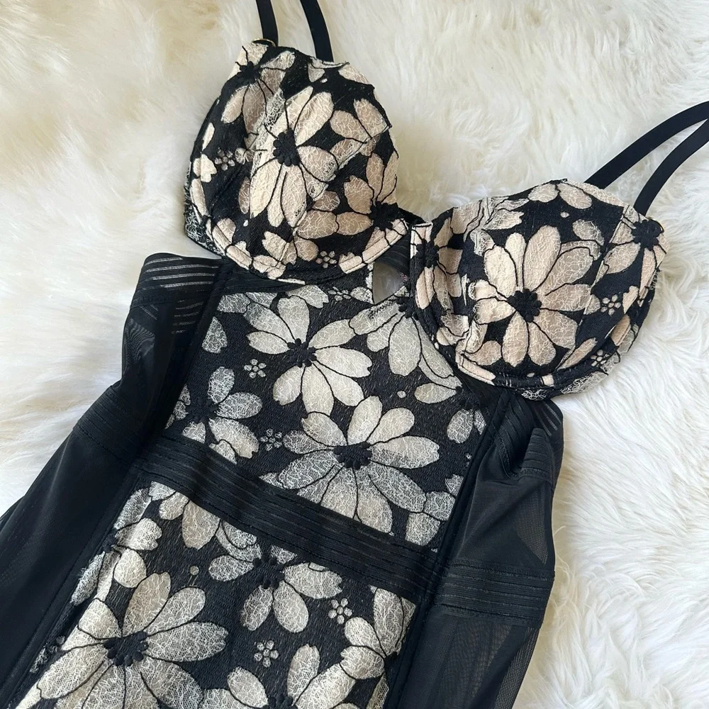 Victoria's Secret‎ Black and Cream Floral Lingerie 36D